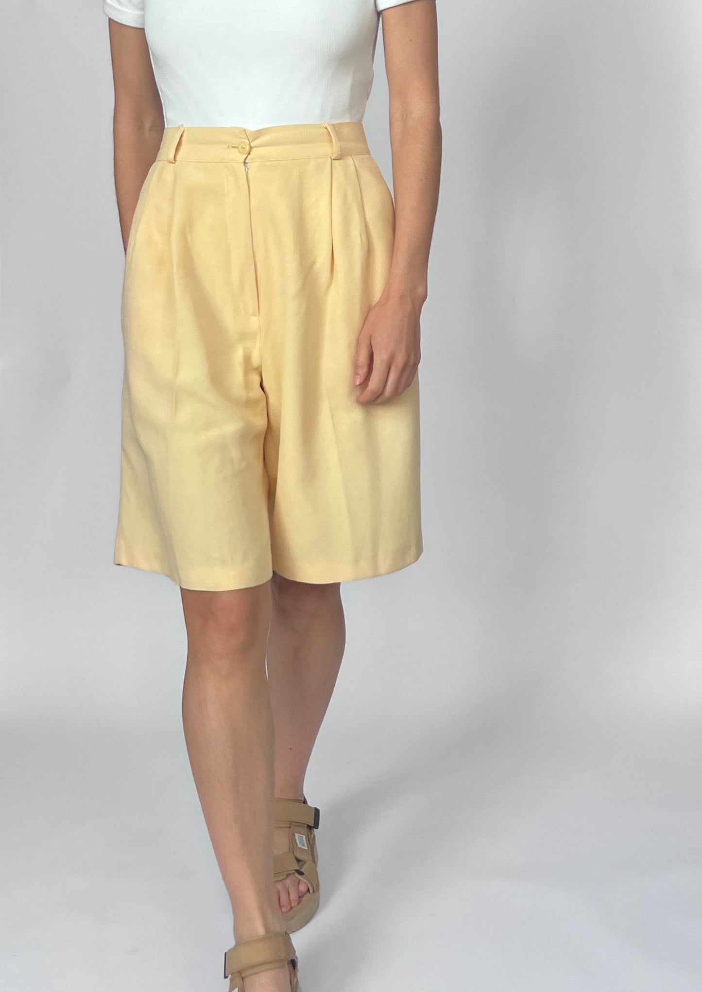 90s Yellow Bermuda Shorts S/M W'29"