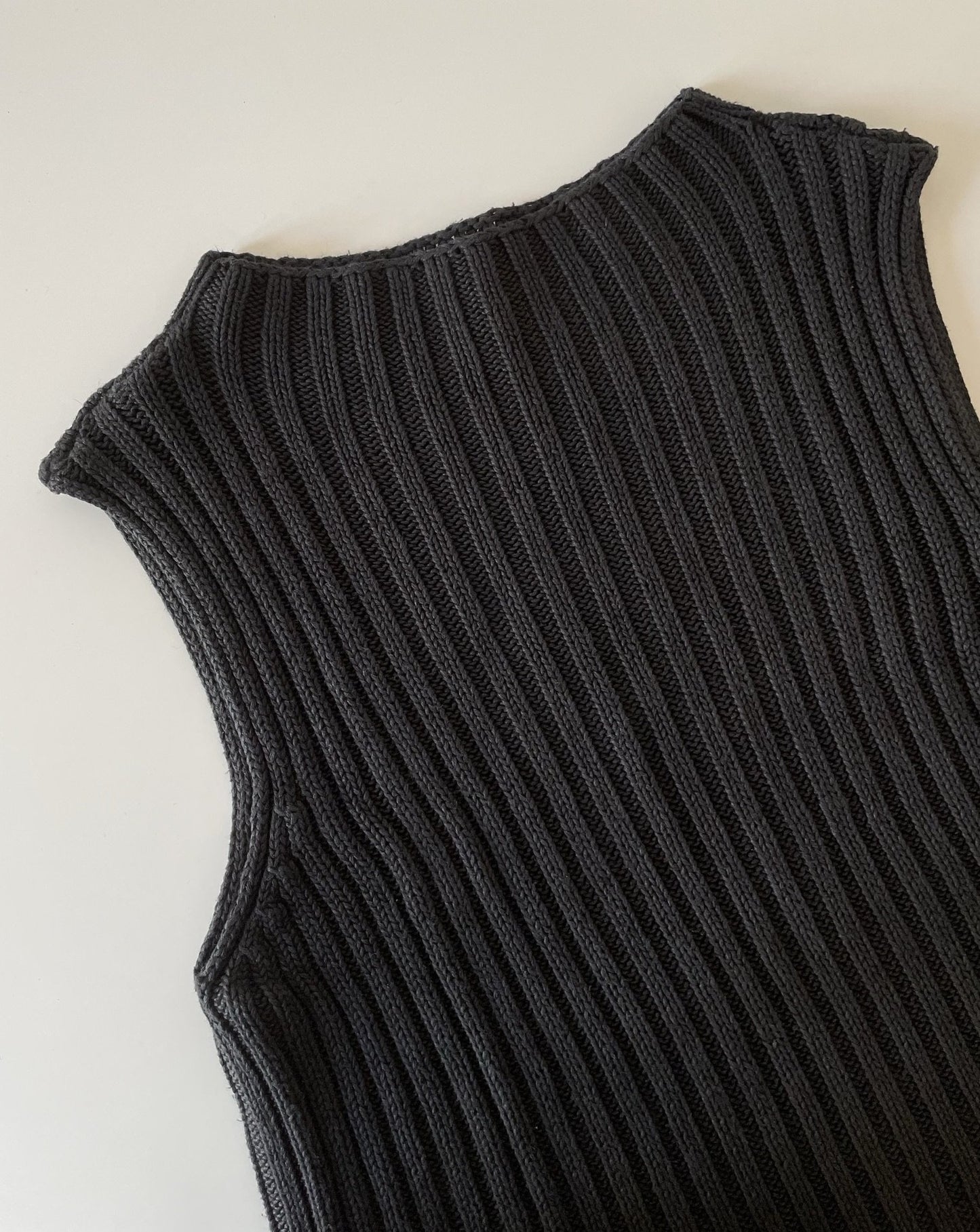 Vintage Black Chunky Ribbed Sleeveless Jumper Vest Size S