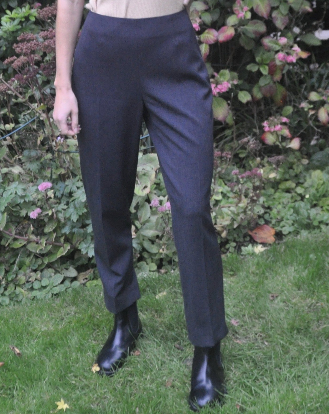 Vintage Dark Grey Wool Cropped Trousers Size 10-12