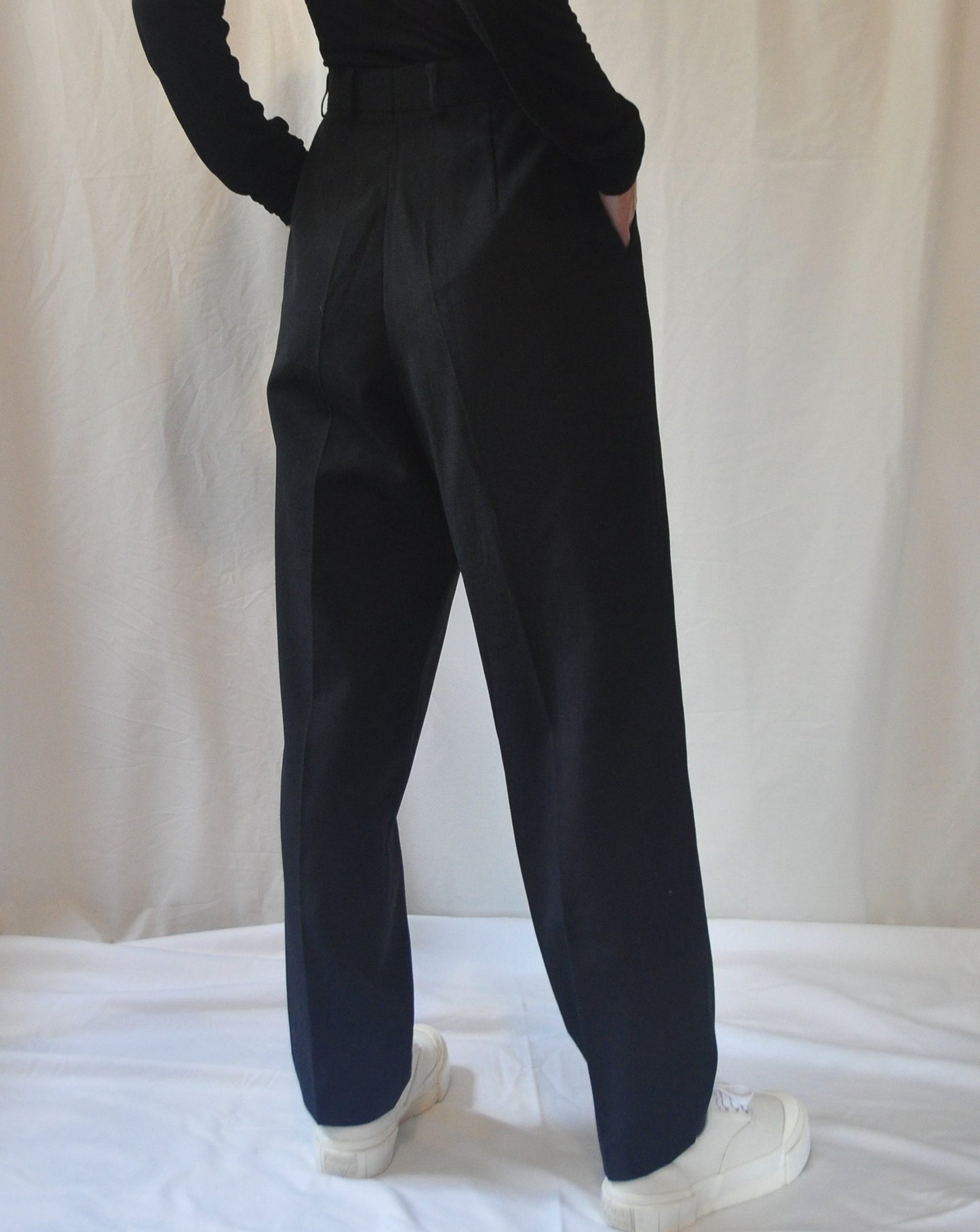 Vintage Black High Waisted Relaxed Wide Leg Trousers Size 8-10