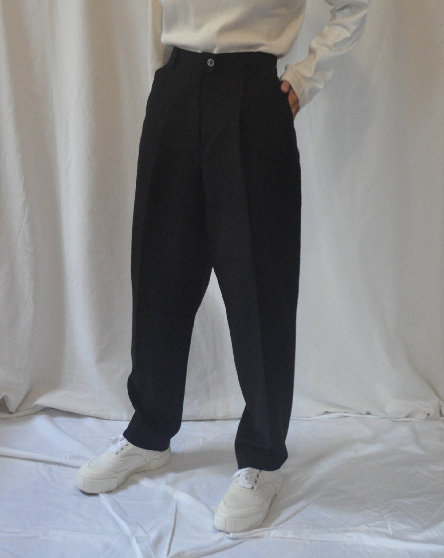 Vintage Black High Waisted Relaxed Wide Leg Trousers Size 8-10