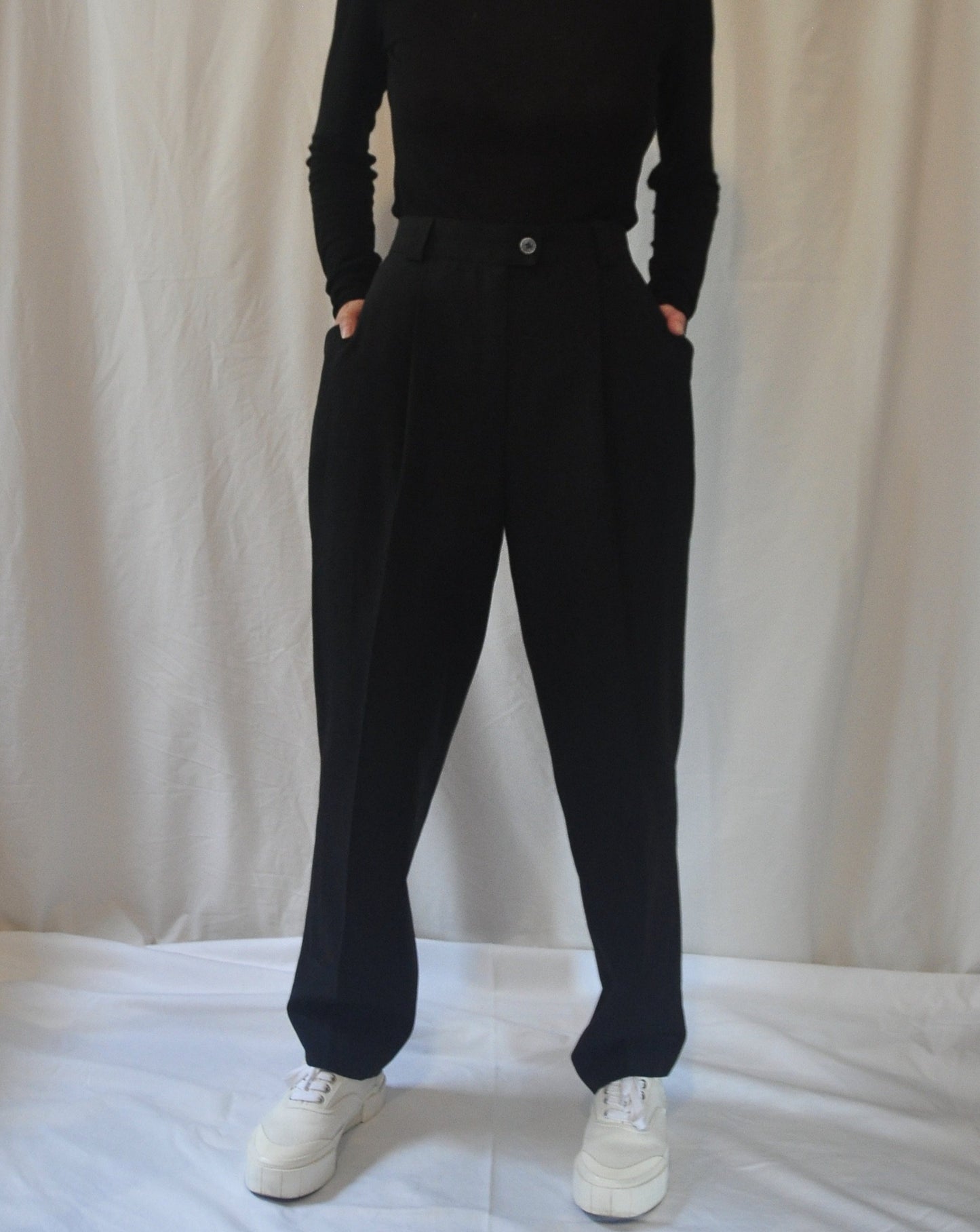 Vintage Black High Waisted Relaxed Wide Leg Trousers Size 8-10