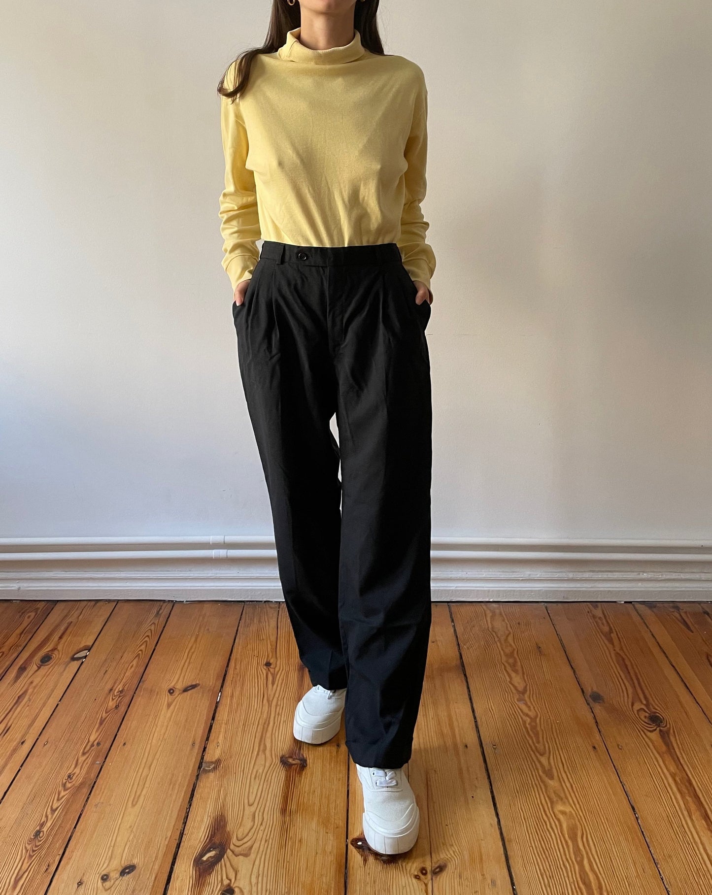 Essential Preloved Yellow Long Sleeved Roll Neck Top Size 10-12