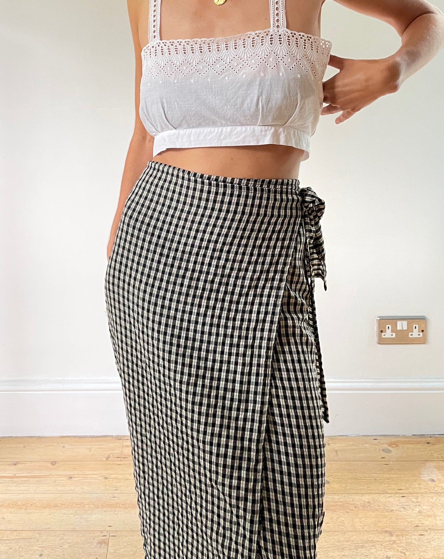 Vintage Seersucker Gingham Wrap Skirt Size S-M Waist 30"