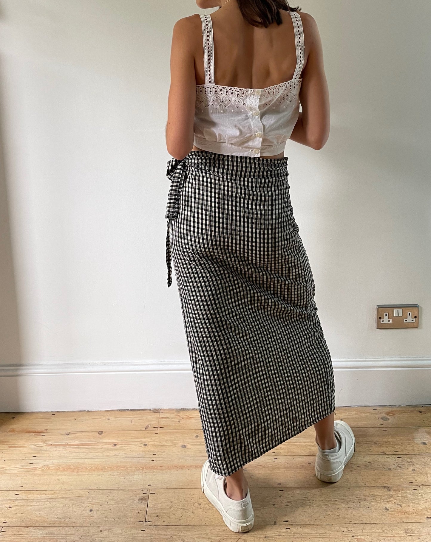 Vintage Seersucker Gingham Wrap Skirt Size S-M Waist 30"