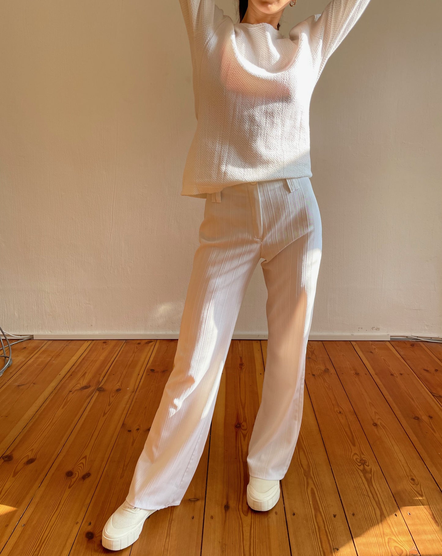 Vintage 70s-80s White Essential Long Sleeved Top Size S-M