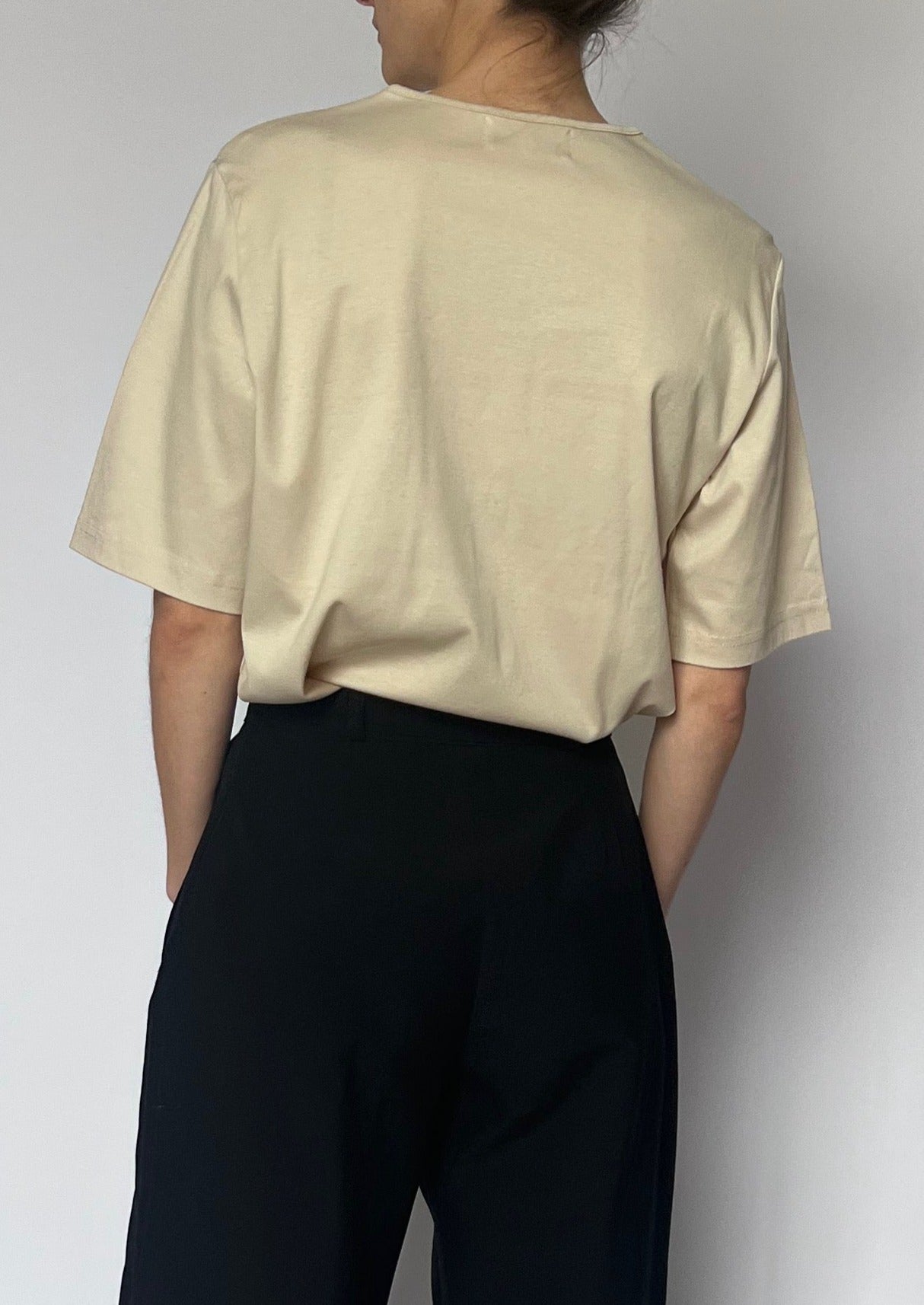 Essential oversized neutral tee M/L/XL